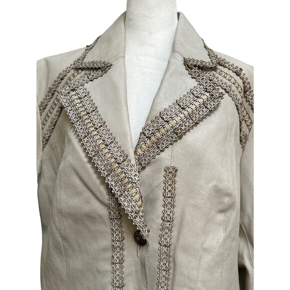 Pamela McCoy 1X Couture Beige Distressed Leather Gold Accents Jacket NWT - Picture 2 of 12